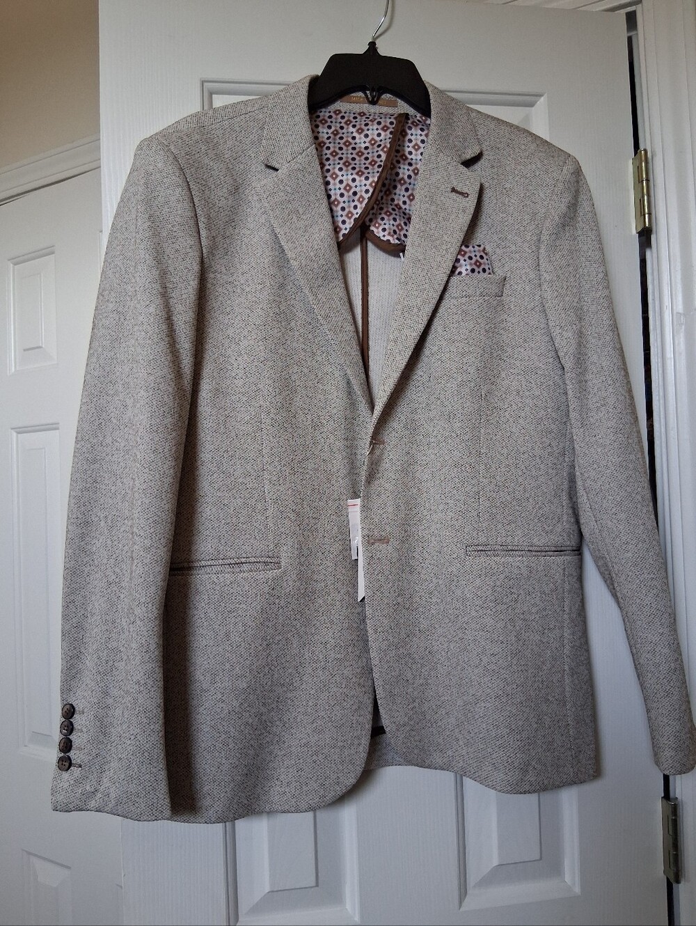 Reserved Men's Light Beige Herringbone Blazer with Contrast Lining